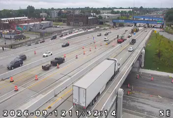 INDOT camera: I-65: 1-065-111-3-_-_-cam-1 I-65/111.3  WASHINGTON ST