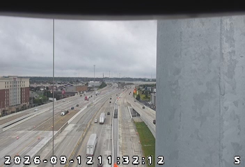 INDOT camera: I-69: 1-069-200-9-1 82ND ST