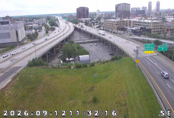 INDOT camera: I-65: 1-065-113-5-_-_-cam-1 I-65/113.5  WEST ST / MLK ST