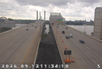 INDOT camera: I-65: 1-065-000-1-2 LINCOLN &amp;amp; KENNEDY BRIDGES