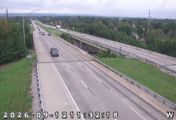 INDOT camera: I-265: 1-265-032-9-_-_-cam-2 I-265/32.9 CHARLESTOWN PIKE