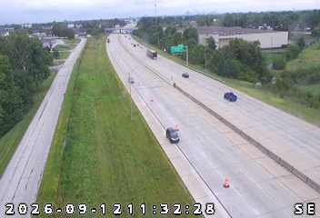 INDOT camera: I-70: 1-070-073-7-1 W OF LYNHURST DR