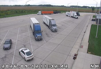 INDOT camera: I-65: 1-065-149-6-sbra-_-cam-2 I-65/149.6 SB LEBANON REST AREA