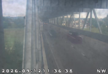 INDOT camera: I-64: ky1-064-000-0-eb-_-cam-2 KY I-64 EB/ 0.0 @ SHERMAN MINTON BR IN SIDE LOWER DECK